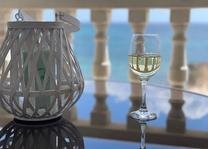 Beachfront Apartment, Sea View, Pool, Close To Bars And Restaurants Apartment Torrevieja