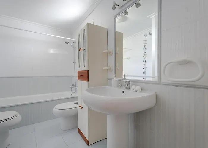 Apartment Beachfront Apartment, Sea View, Pool, Close To Bars And Restaurants Torrevieja
