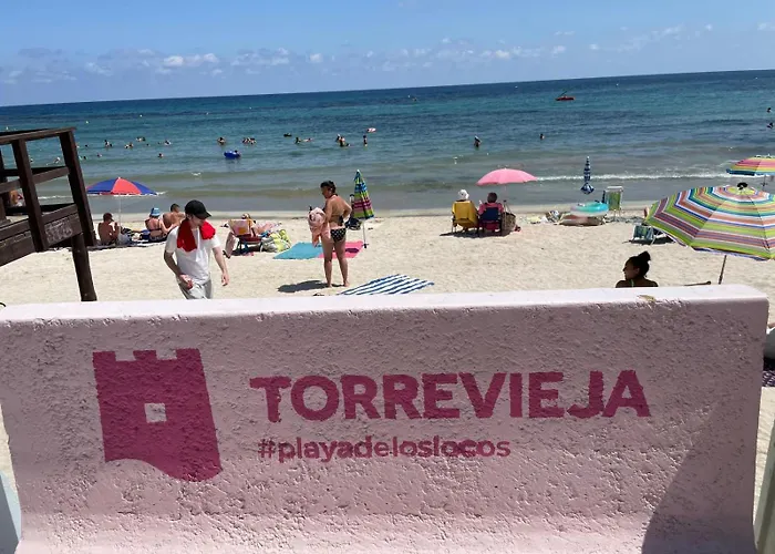 Beachfront Apartment, Sea View, Pool, Close To Bars And Restaurants Apartment Torrevieja